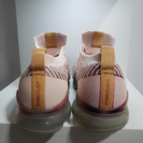 Womens Nike Air Vapormax Flyknit 3 Sneakers in Pink - Picture 8 of 8